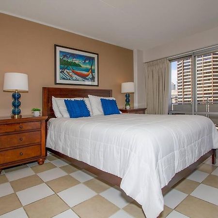 Resort Life At A Low Price- Ilikai Hotel Χονολουλού Εξωτερικό φωτογραφία